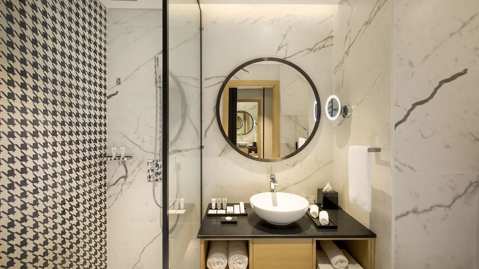 ****  Hotel Millennium Al Barsha Dubái Emiratos Árabes Unidos